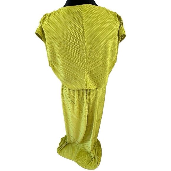 Good American ALWAYS FITS PLISSÉ MAXI DRESS IN CHARTRUSSE001 Women’s Size 1/2 - Picture 9 of 10